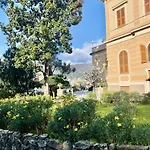 Апартаменты Charming In Historic Front Sea With Free Parking, Near Portofino Рапалло