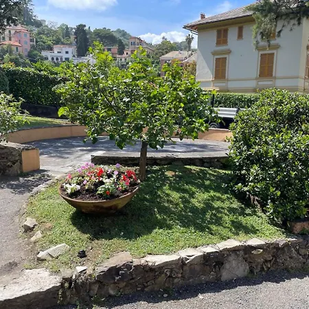 Apartman Charming In Historic Front Sea With Free Parking, Near Portofino