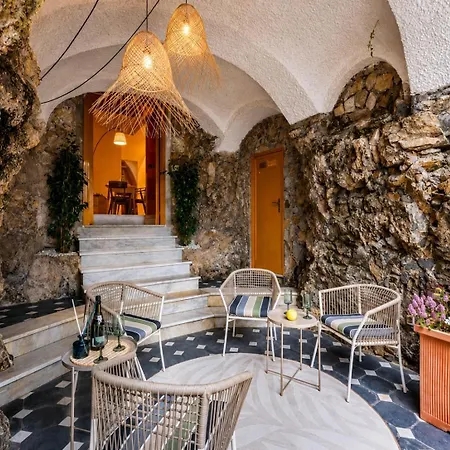 Charming In Historic Front Sea With Free Parking, Near Portofino Rapallo
